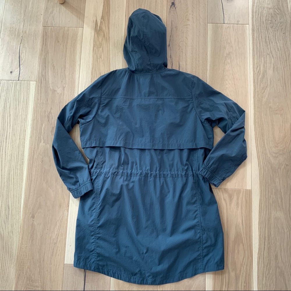 New Balance Packable Transform Trench in Petrol colour - Picture 2 of 10